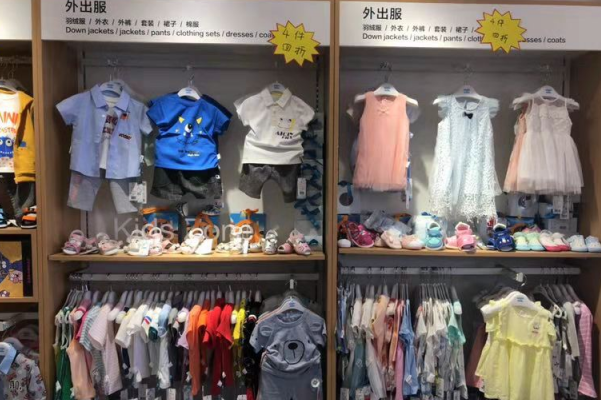 開母嬰店，去嬰兒衣服批發(fā)市場(chǎng)進(jìn)貨劃算嗎？